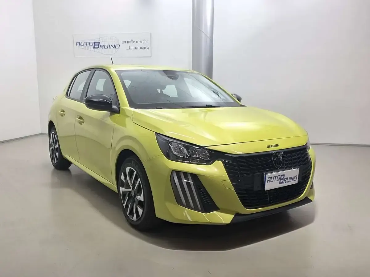 Nuova Peugeot 208 Style 101 CV (74 kW) 2026 Giallo Utilitaria