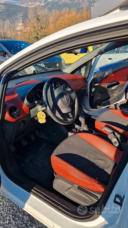 Usata Opel Corsa 75 CV (55 kW) 2009 Bianco Utilitaria