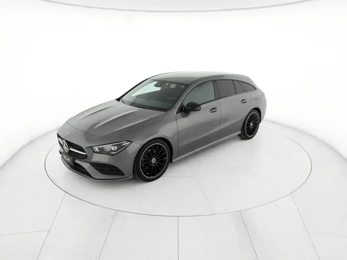 Usata Mercedes CLA200 Premium 150 CV (110 kW) 2023 Grigio montagna Coupé