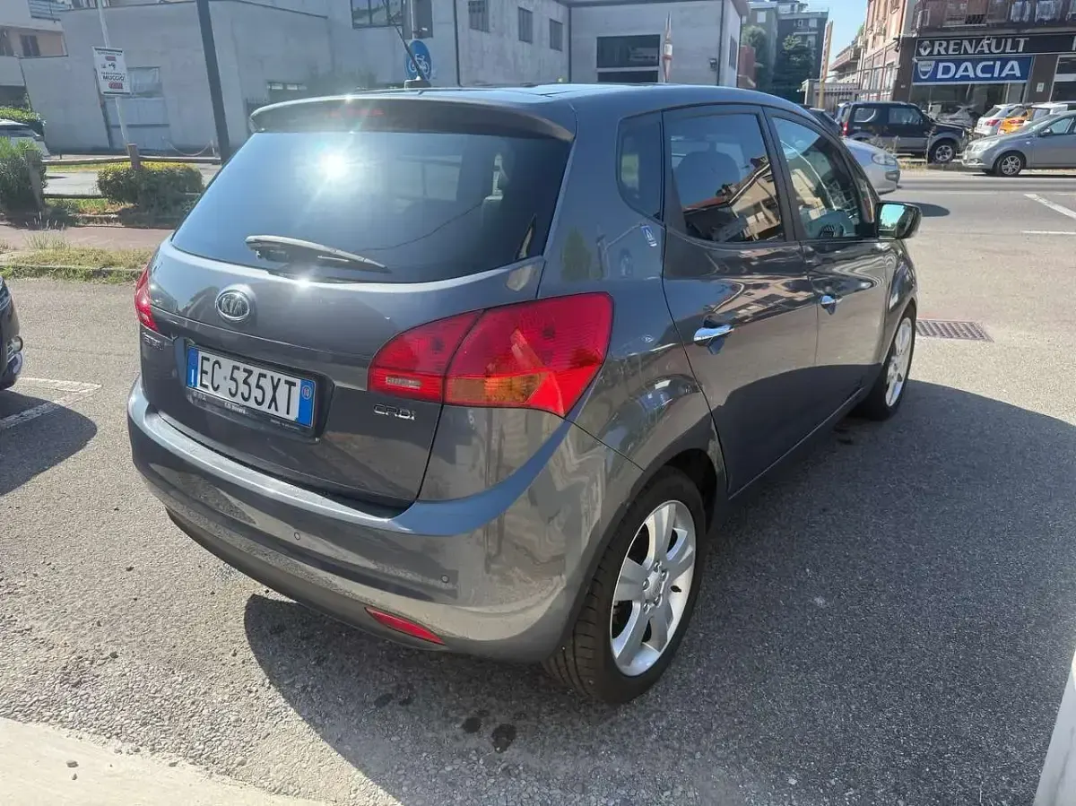 Usata Kia Venga 116 CV (85 kW) 2010 Grigio Utilitaria