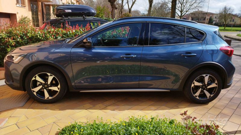 Usata Ford Focus Active X 155 CV (114 kW) 2024 Blu Berlina