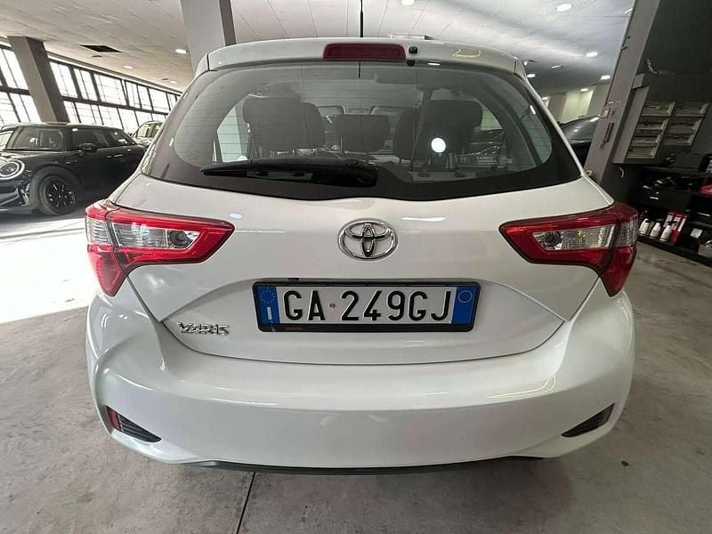 Usata Toyota Yaris Active 72 CV (52 kW) 2019 Bianco Berlina