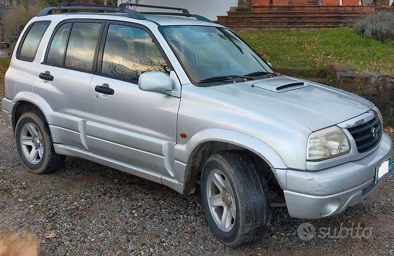 Usata Suzuki Grand Vitara 109 CV (80 kW) 2004 Grigio SUV