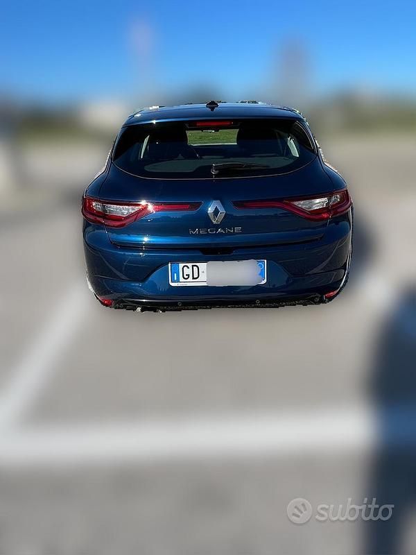 Usata Renault Mégane IV Business 115 CV (84 kW) 2021 Blu Berlina