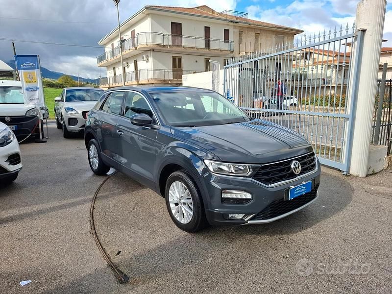 Usata VW T-Roc 115 CV (84 kW) 2019 Grigio SUV