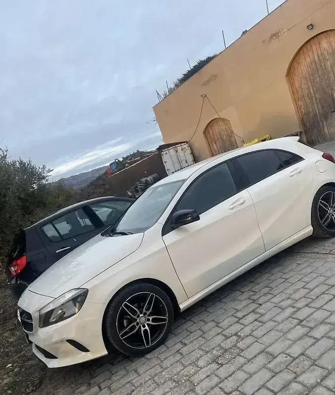 Usata Mercedes A180 109 CV (80 kW) 2016 Berlina