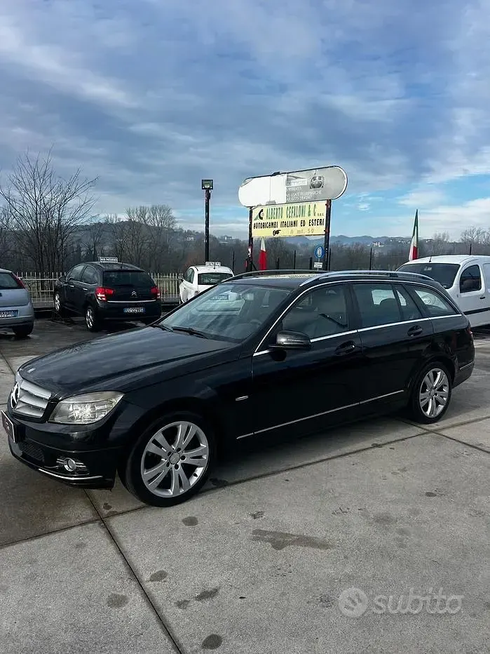 Usata Mercedes C220 Avantgarde 170 CV (125 kW) 2009 Nero Berlina