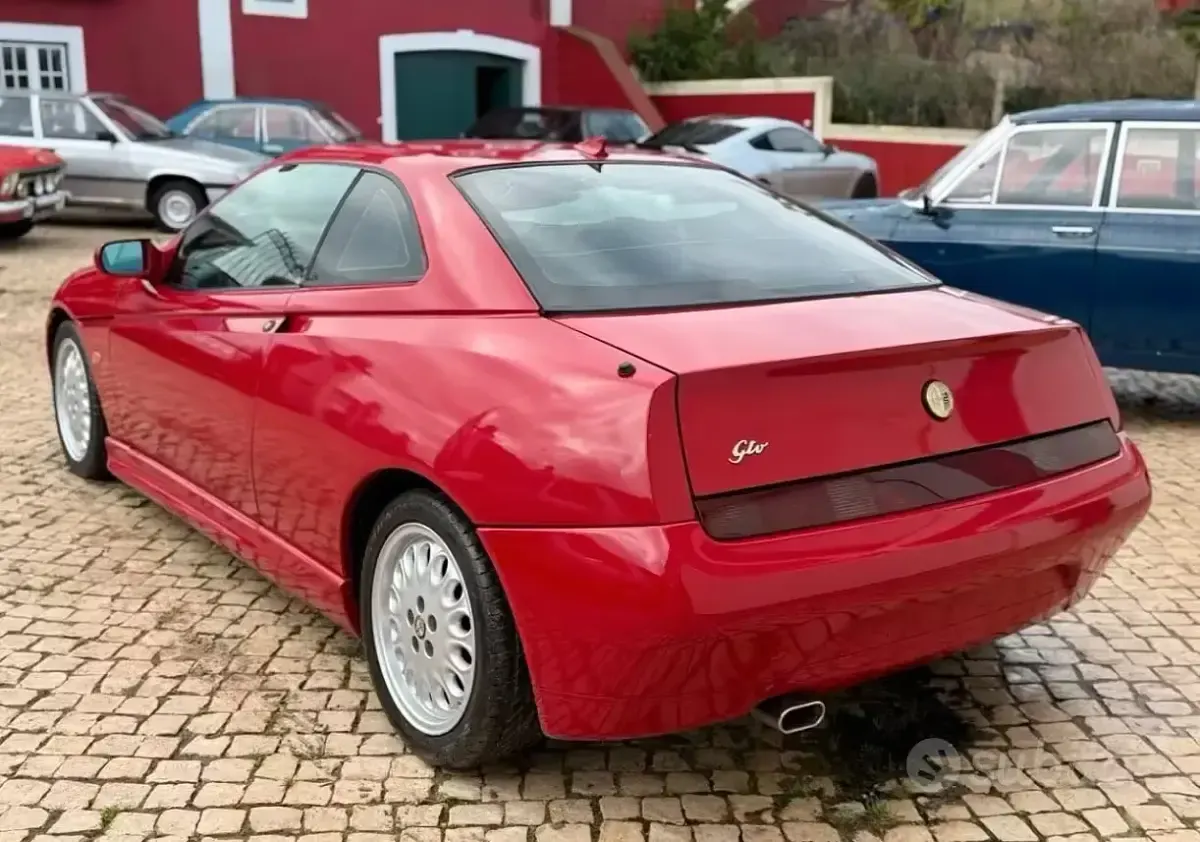 Usata Alfa Romeo GTV 130 CV (95 kW) 1998 Rosso Coupé