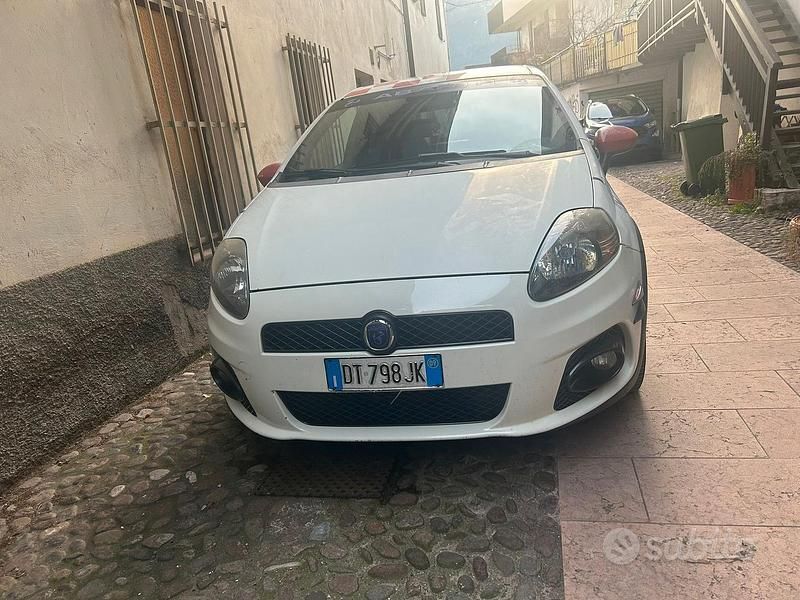 Usata Abarth Grande Punto 155 CV (114 kW) 2009 Bianco Utilitaria