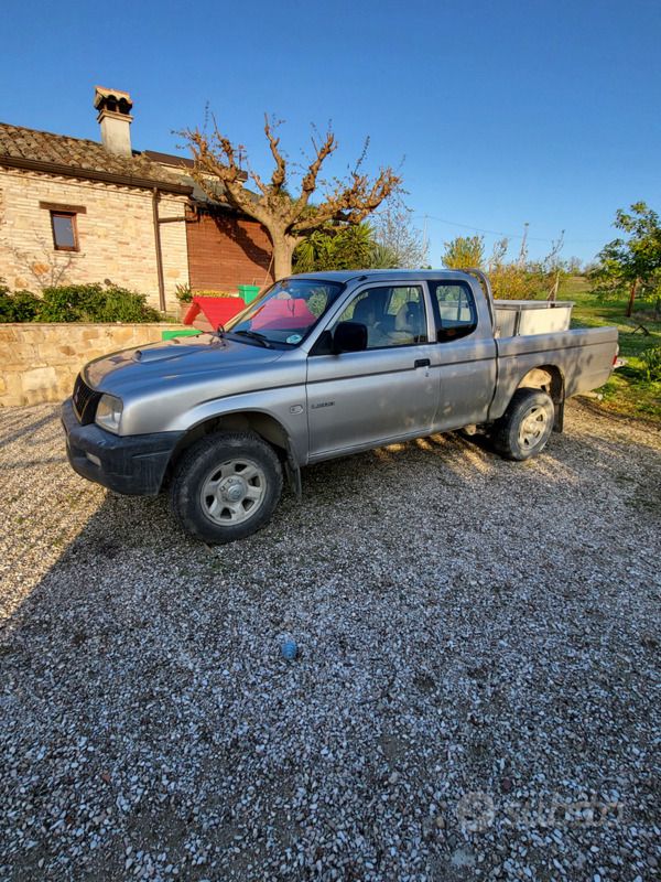 Usata Mitsubishi L200 2004 Grigio Pick-up
