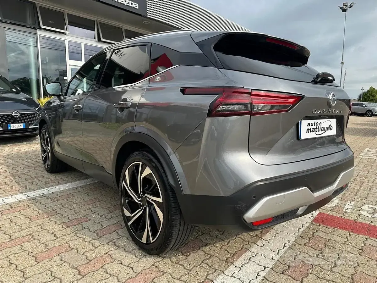 Usata Nissan Qashqai Tekna+ 158 CV (116 kW) 2021 Grigio SUV