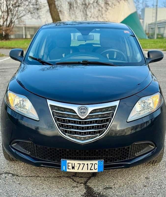 Usata Lancia Ypsilon Platinum 69 CV (50 kW) 2014 Utilitaria
