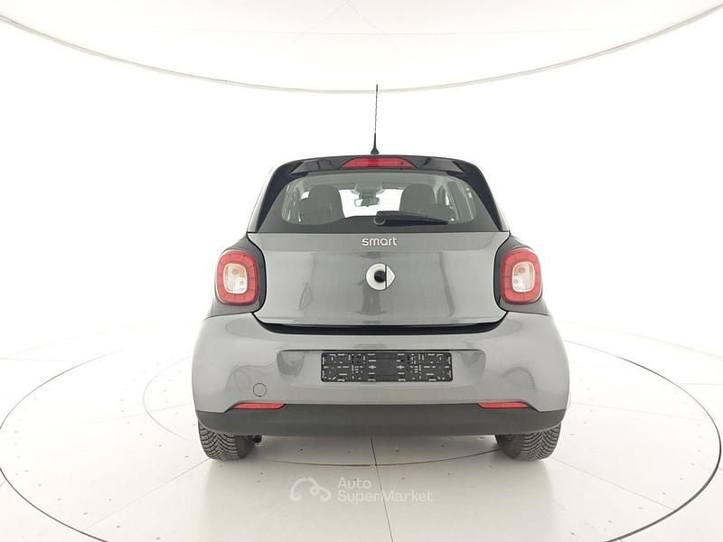 Usata Smart ForFour Prime 71 CV (52 kW) 2018 Gray Utilitaria