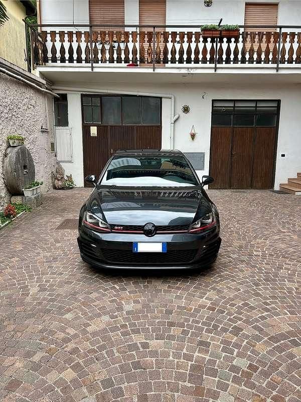 Usata 2014 VW Golf VII GTI Tre volumi | 19.500 € (Buon prezzo) - Immagine 1/4