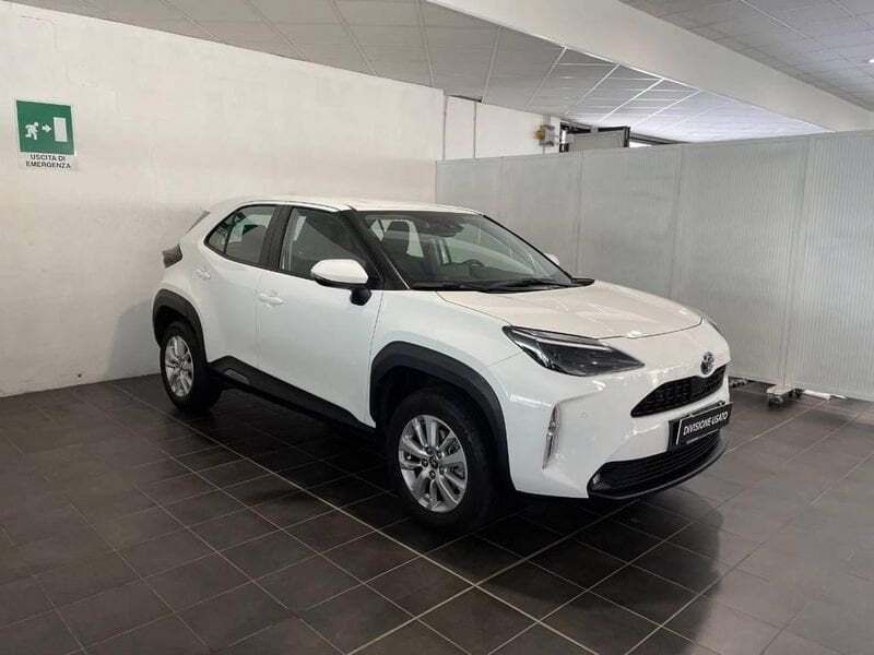 Usata Toyota Yaris Cross Business Edition 116 CV (85 kW) 2022 Bianco SUV
