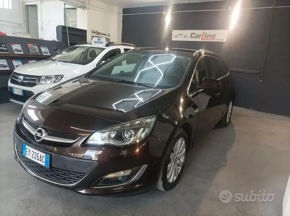 Usata Opel Astra Sport 136 CV (100 kW) 2015 Marrone Station wagon