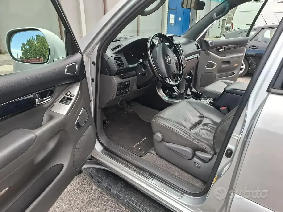 Usata Toyota Land Cruiser Executive 173 CV (127 kW) 2009 Grigio SUV