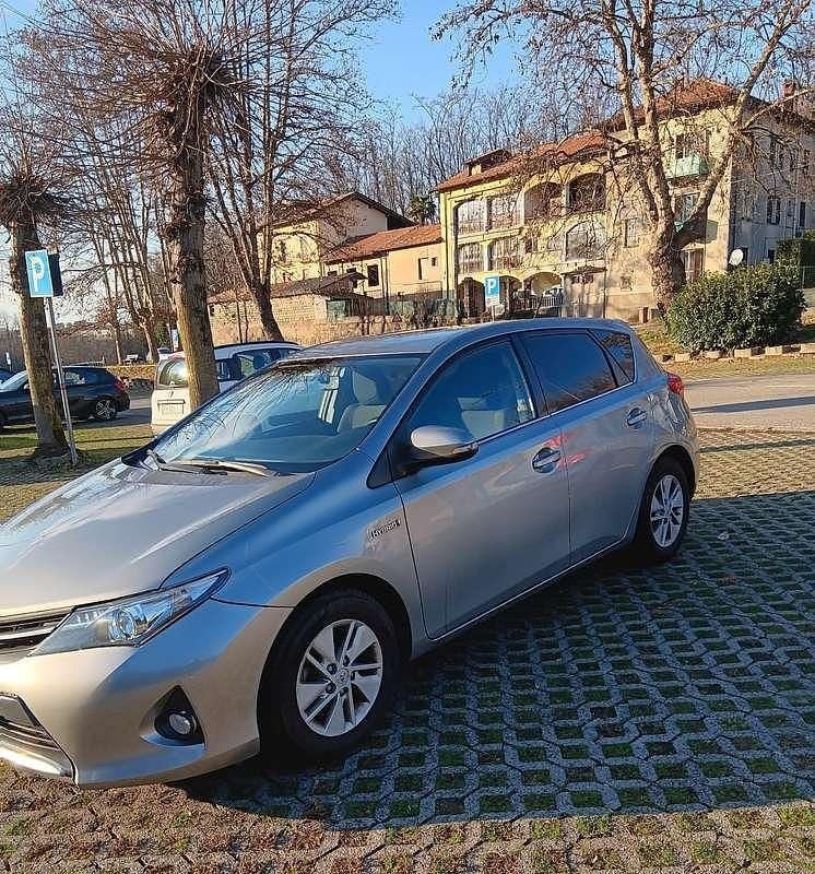 Usata Toyota Auris Hybrid Active 99 CV (72 kW) 2014 Berlina
