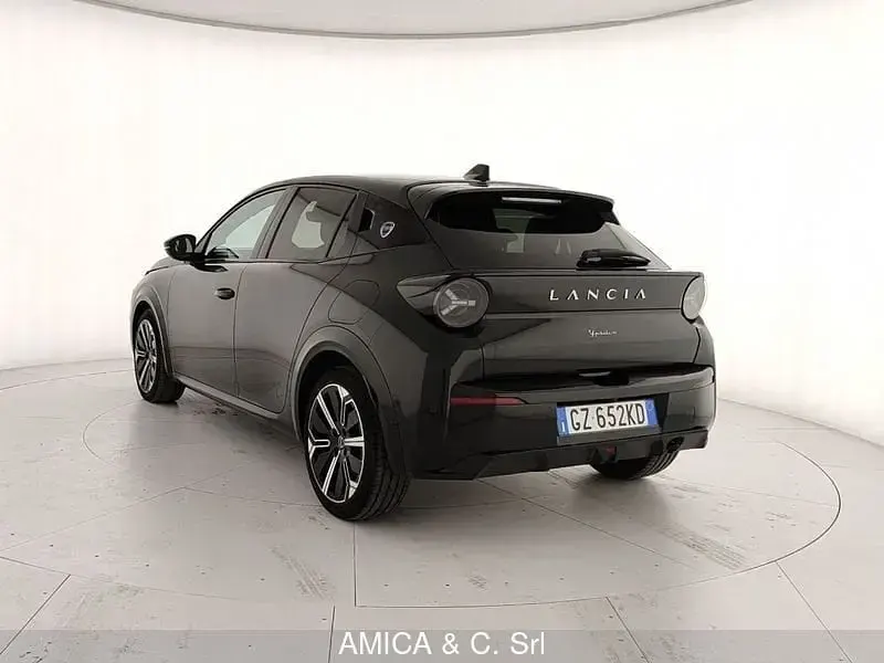 Usata Lancia Ypsilon 110 CV (80 kW) 2025 Grigio Utilitaria
