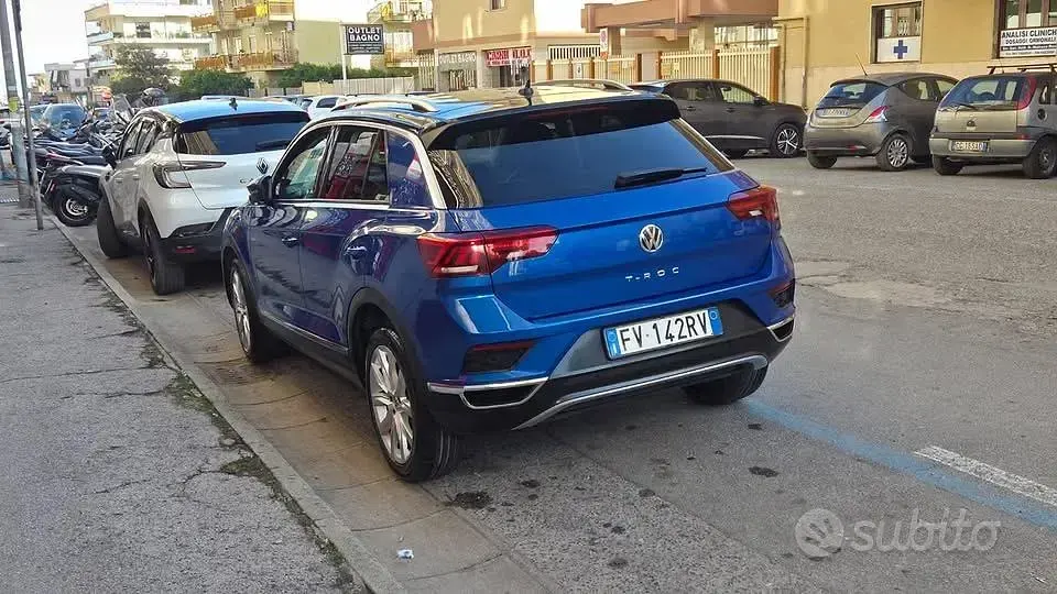 Usata VW T-Roc 116 CV (85 kW) 2019 Bluazzurro SUV