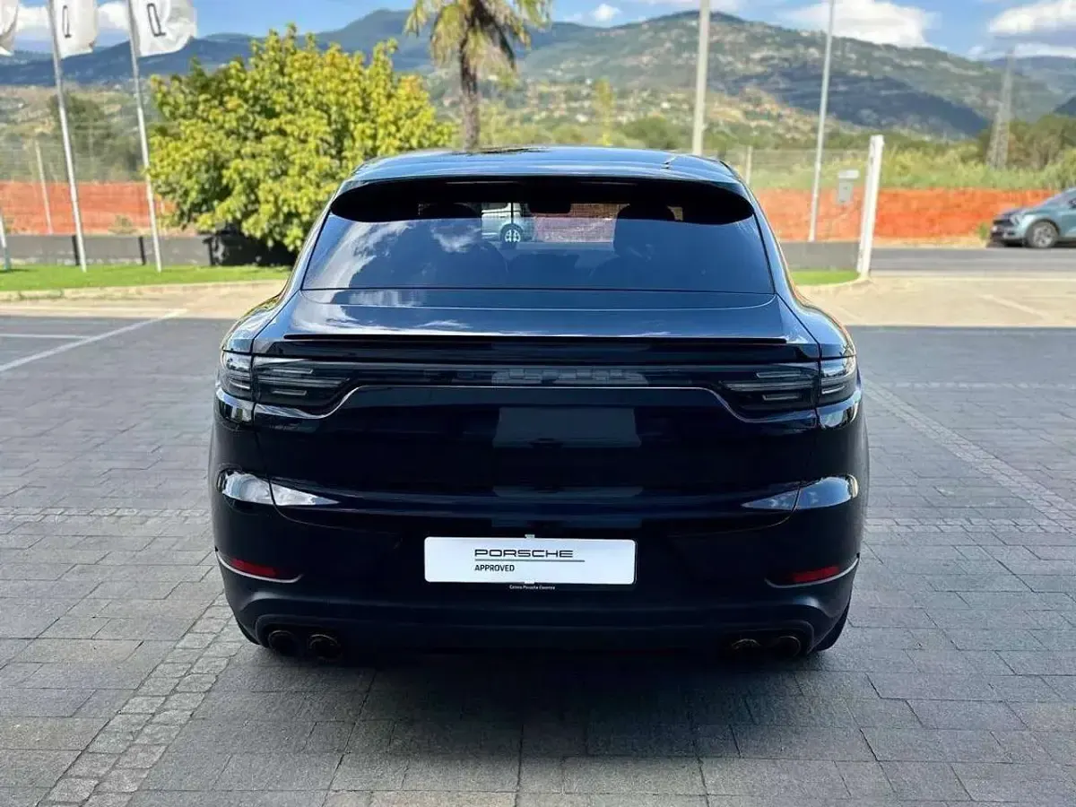 Usata Porsche Cayenne Coupe 340 CV (250 kW) 2021 Nero jet metallizzato SUV