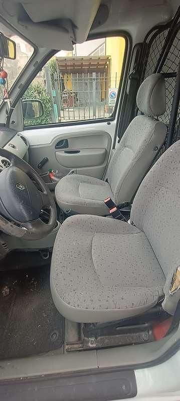 Usata Renault Kangoo 65 CV (47 kW) 2004 Bianco Station wagon