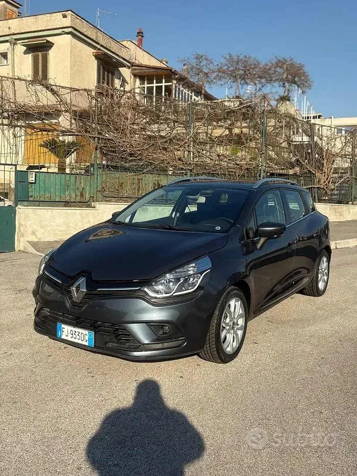 Usata Renault Clio GrandTour 90 CV (66 kW) 2017 Grigio Station wagon