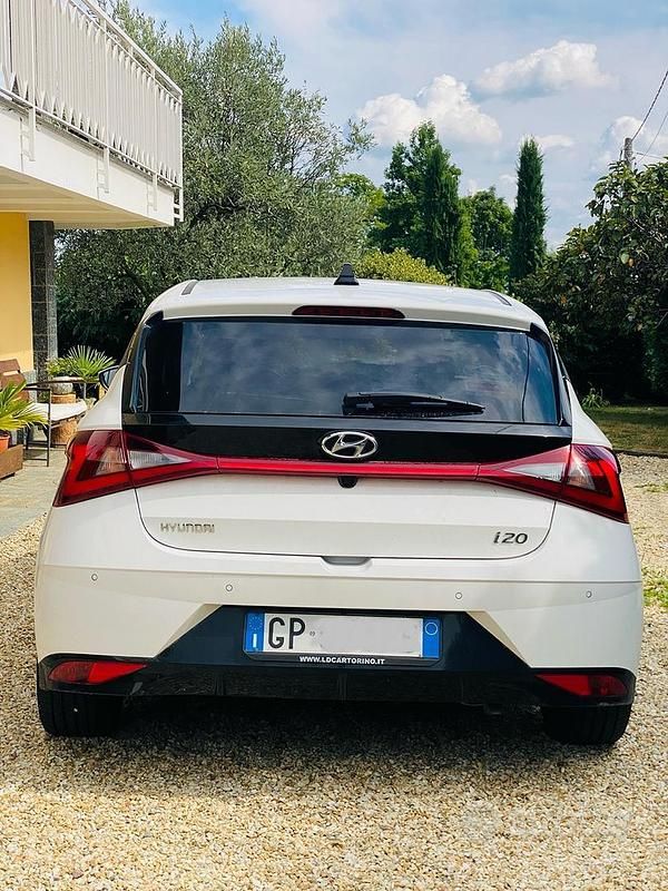 Usata Hyundai i20 101 CV (74 kW) 2023 Bianco Utilitaria