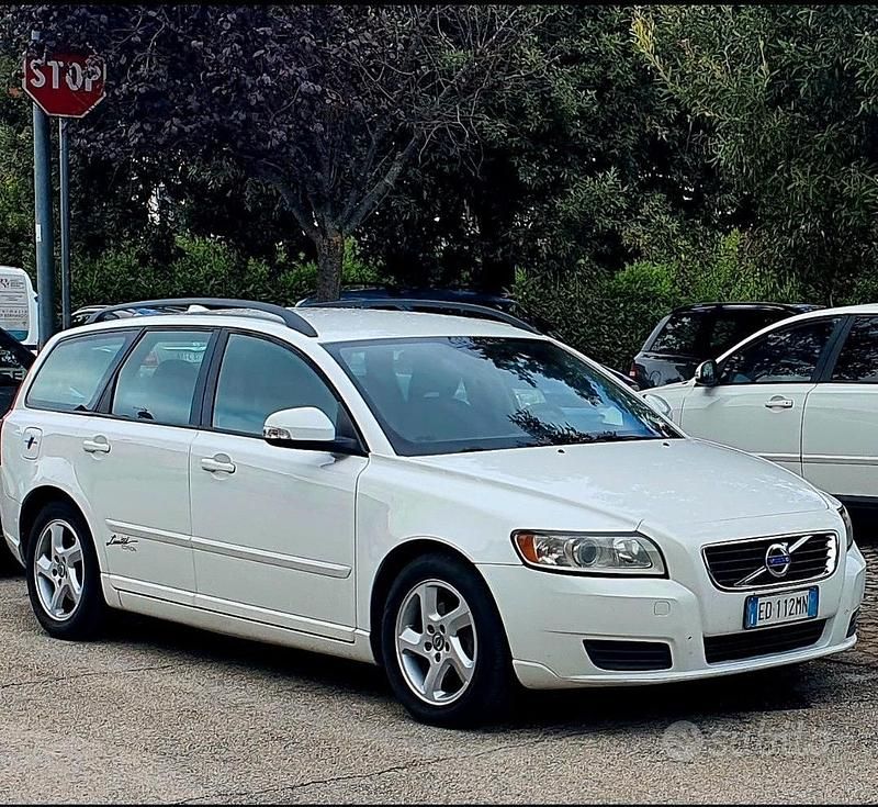 Usata Volvo V50 114 CV (83 kW) 2010 Bianco Station wagon