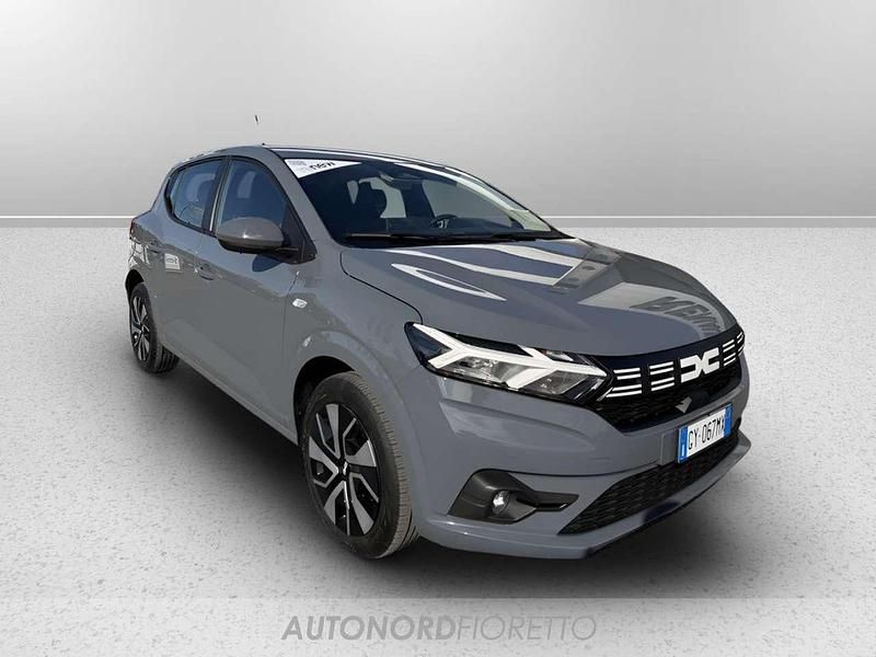 Usata Dacia Sandero Expression 101 CV (74 kW) 2025 Grigio road Berlina