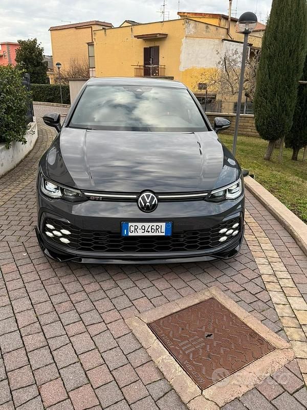 Usata VW Golf VIII GTI 300 CV (220 kW) 2022 Grigio Berlina