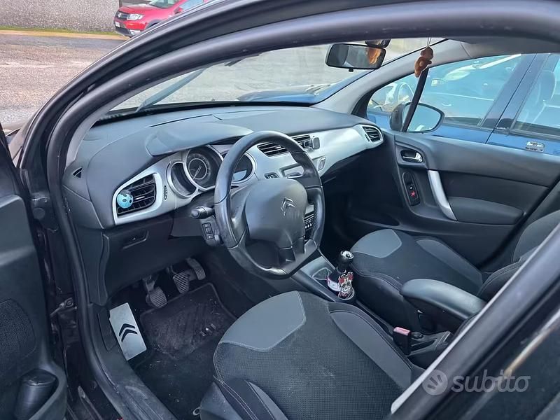 Begagnad Citroën C3 68 HK (50 kW) 2012 Svart Sedan
