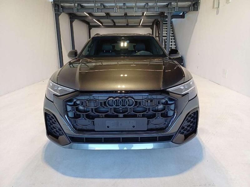 Usata Audi Q8 S-Line 286 CV (210 kW) 2025 Grigio SUV
