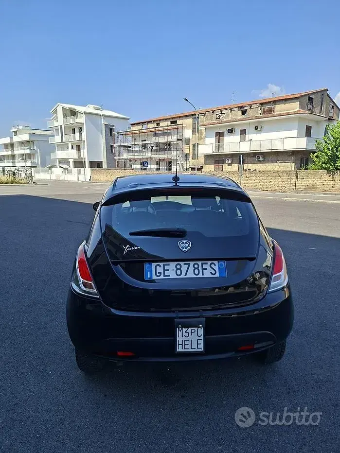 Usata Lancia Ypsilon Gold 69 CV (50 kW) 2021 Nero Utilitaria