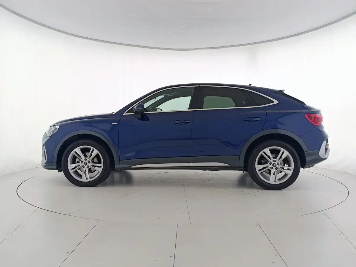 Usata Audi Q3 Sportback S-Line 150 CV (110 kW) 2024 Blu navarra metallizzato SUV
