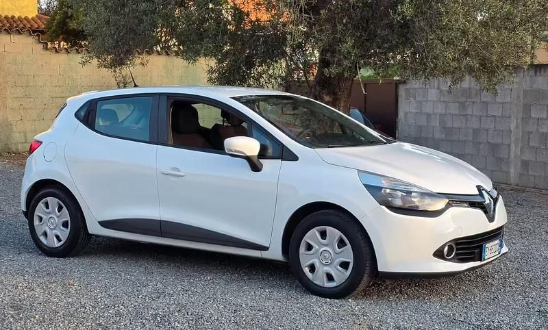 Usata Renault Clio IV Life 75 CV (55 kW) 2016 Bianco Berlina