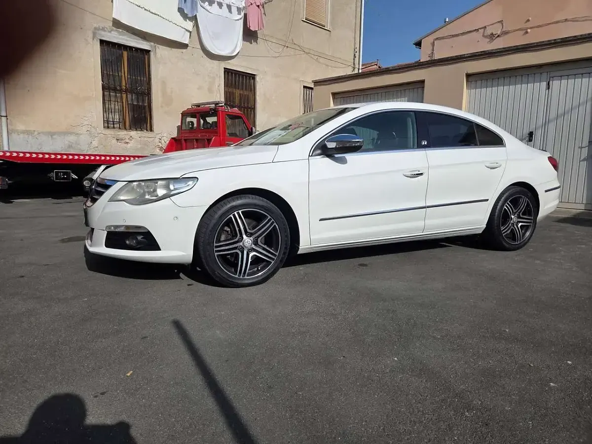 Usata VW Passat 140 CV (102 kW) 2010 Bianco Coupé