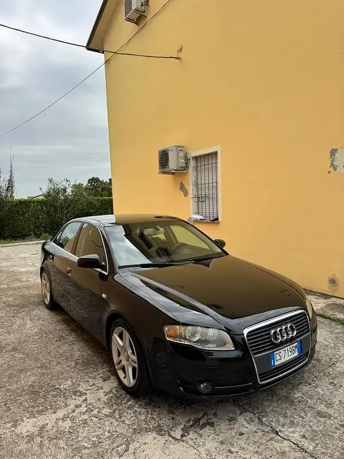 Usata Audi A4 Comfort 130 CV (95 kW) 2004 Nero Station wagon