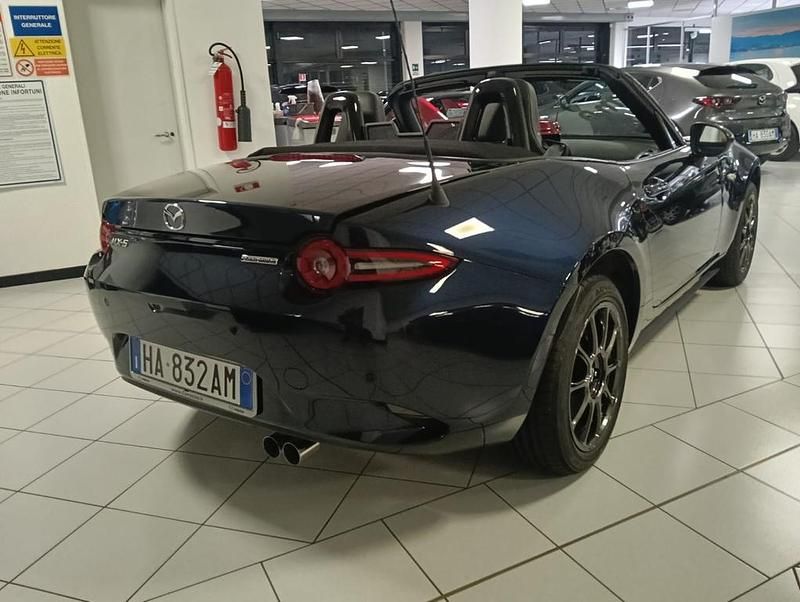 Deep crystal blue Nuova 2025 Mazda MX5 Cabrio | 35.800 € (Buon prezzo) - Immagine 1/4