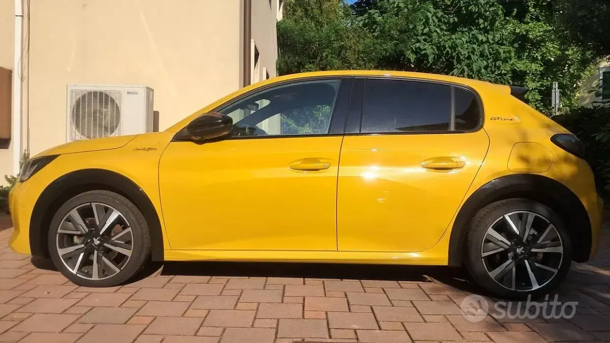 Usata Peugeot 208 GT-line 102 CV (75 kW) 2020 Giallo Utilitaria