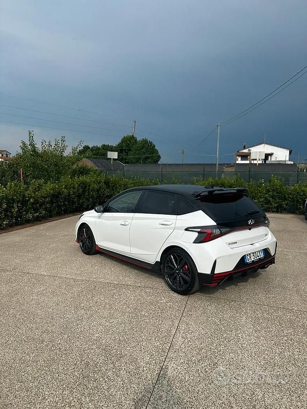 Usata Hyundai i20 204 CV (150 kW) 2024 Bianco Utilitaria
