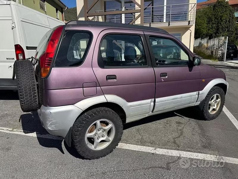 Usata Daihatsu Terios 83 CV (61 kW) 1999 Viola SUV