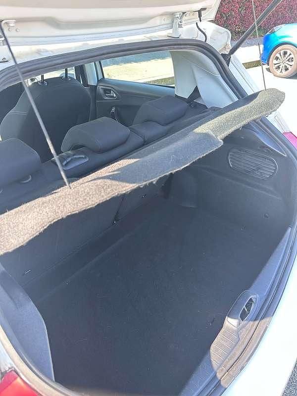 Usata Peugeot 208 Active 82 CV (60 kW) 2014 Bianco Utilitaria