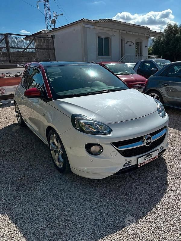 Usata Opel Adam Rocks Rocks 150 CV (110 kW) 2016 Bianco Utilitaria