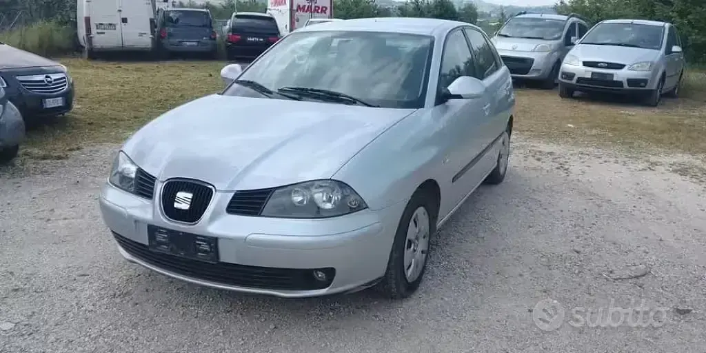 Usata Seat Ibiza 75 CV (55 kW) 2004 Grigio Utilitaria