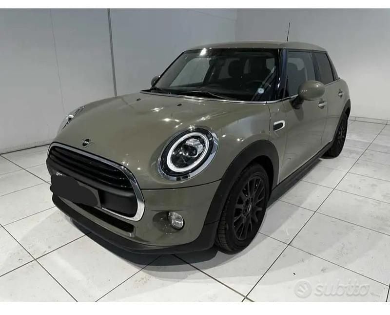 Usata Mini ONE 102 CV (75 kW) 2019 Verde Utilitaria