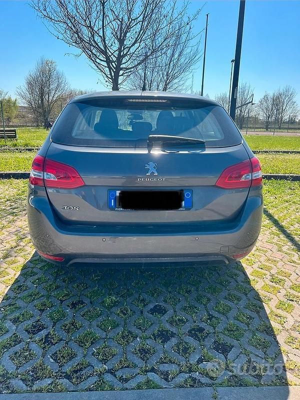 Usata Peugeot 308 SW 120 CV (88 kW) 2016 Grigio Station wagon