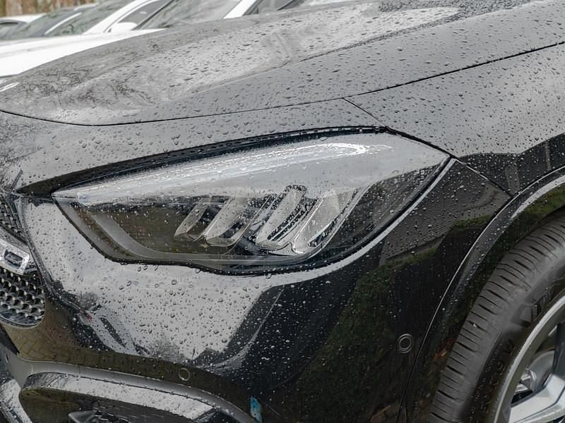 Käytetty Mercedes GLA250 AMG Line Premium 163 HP (119 kW) 2024 Musta Katumaasturi