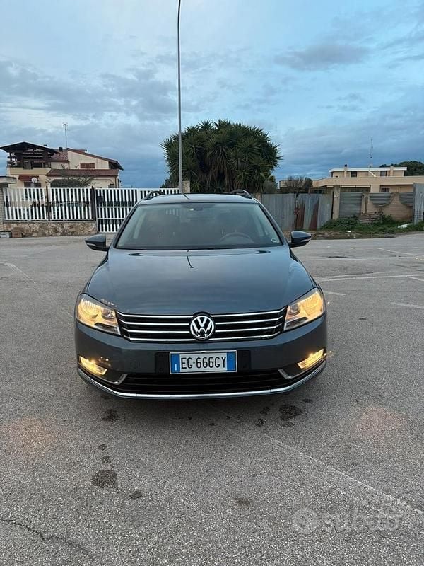 Usata VW Passat 105 CV (77 kW) 2011 Grigio Station wagon