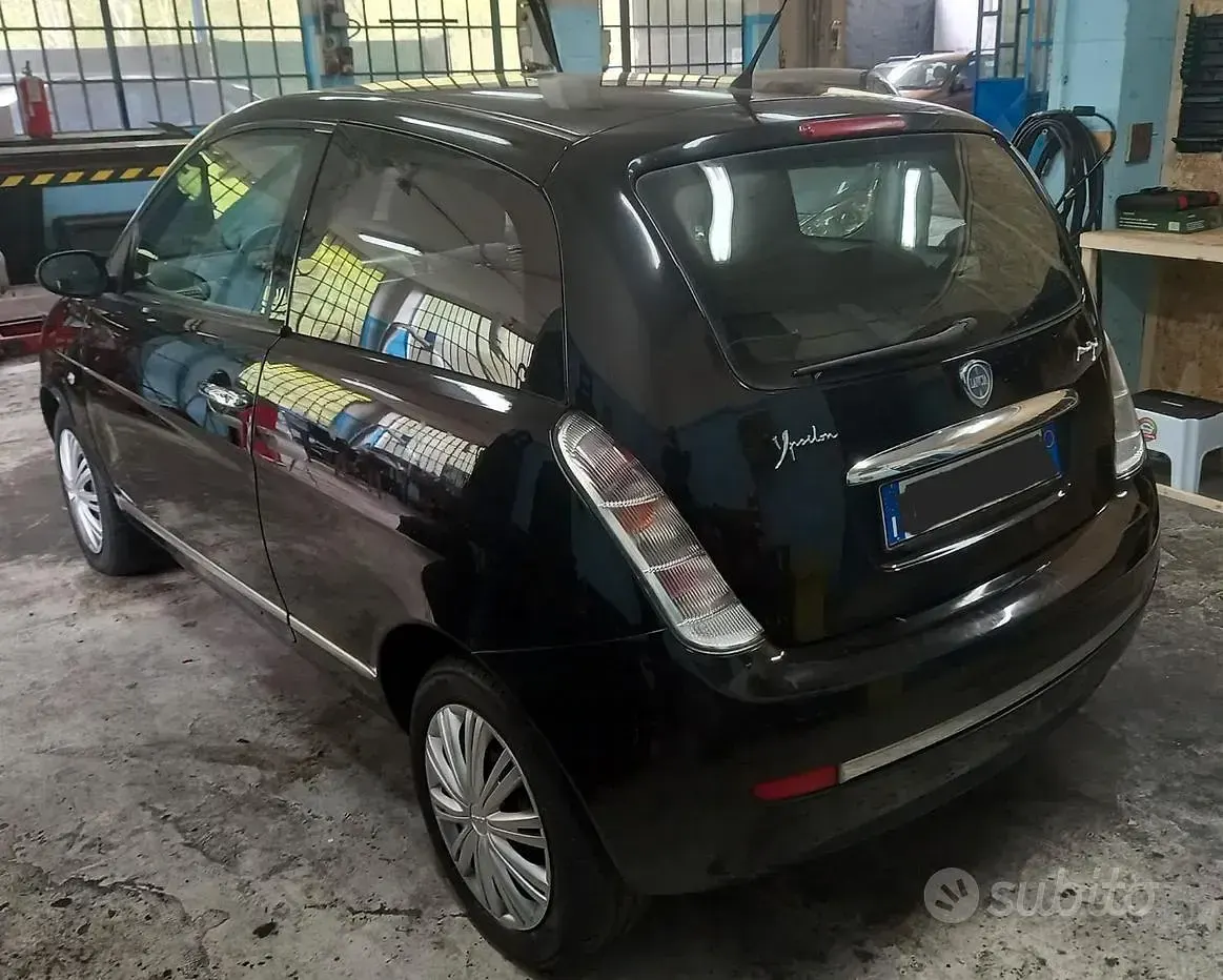 Usata Lancia Ypsilon 75 CV (55 kW) 2008 Nero Utilitaria